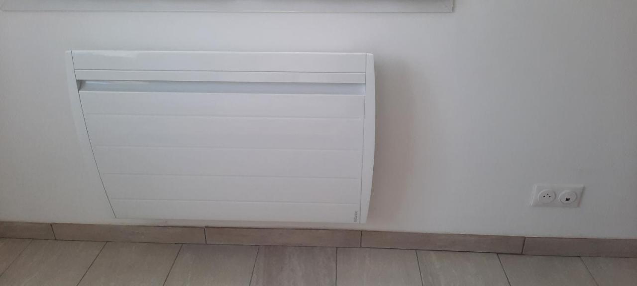 Studio Parking Gratuit Sur Place Claye Souilly Екстериор снимка
