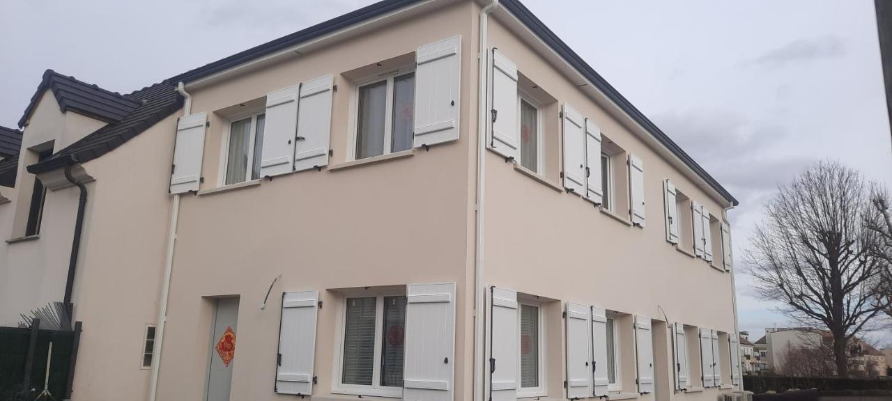 Studio Parking Gratuit Sur Place Claye Souilly Екстериор снимка