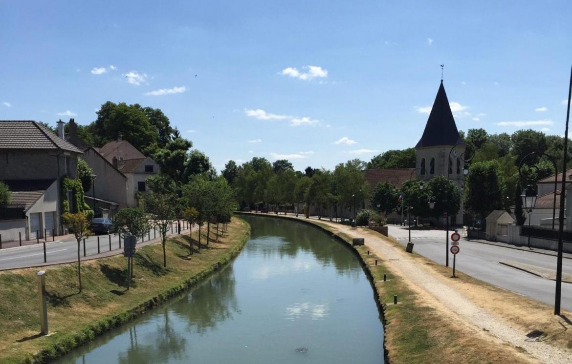 Studio Parking Gratuit Sur Place Claye Souilly Екстериор снимка